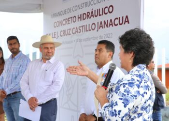 Bedolla pone en marcha media docena de obras de pavimentación en Taretan