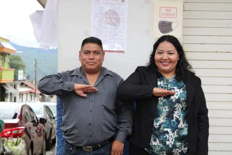 Inicia Tingambato festejos septembrinos con la pega del cartel en bando solemne