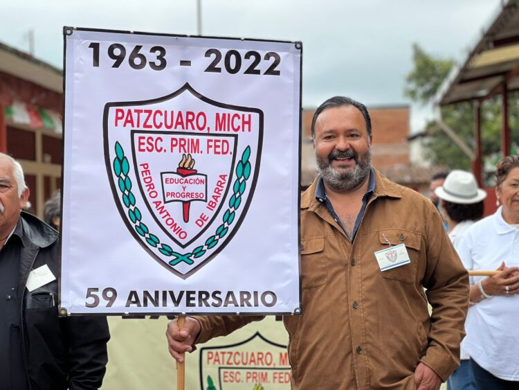 Asistió Julio Arreola al 59 aniversario de escuela Pedro A de Ibarra turno matutino