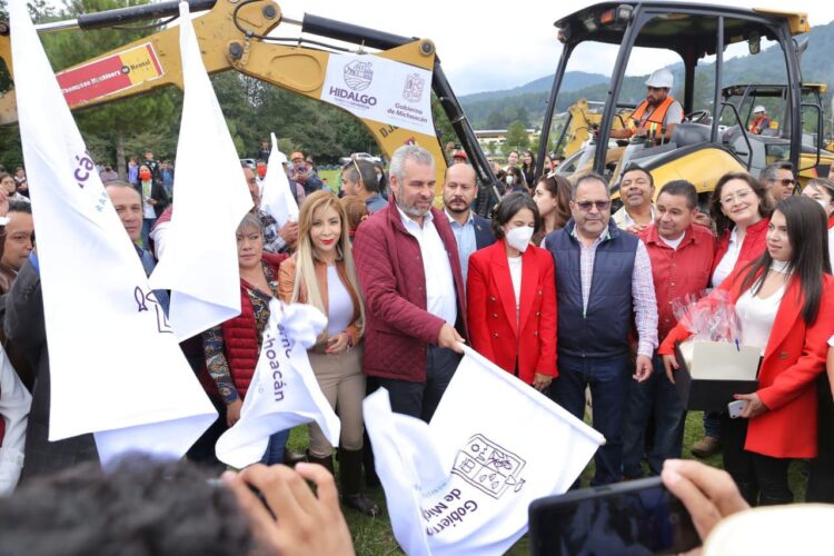 Pone en marcha Bedolla el saneamiento de la presa Mata de Pinos con 15 mdp