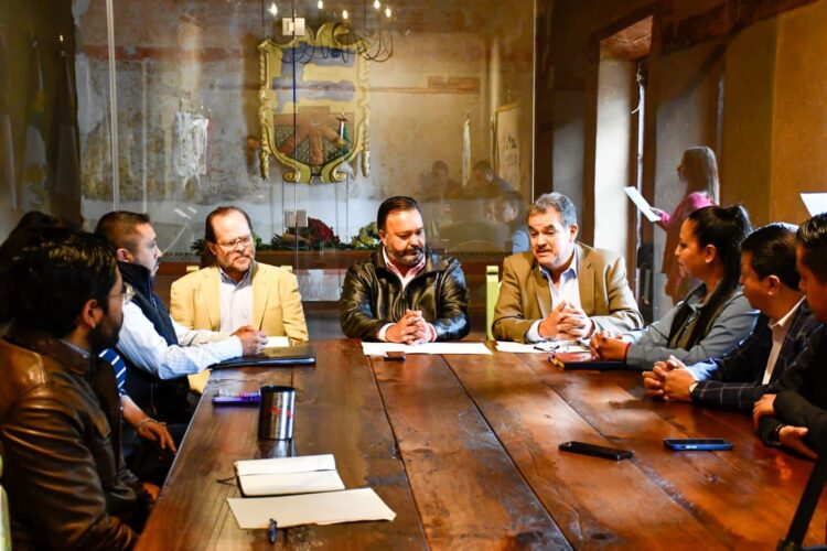 Gobierno de Pátzcuaro y UMSNH firman convenio para forjar turismo sustentable
