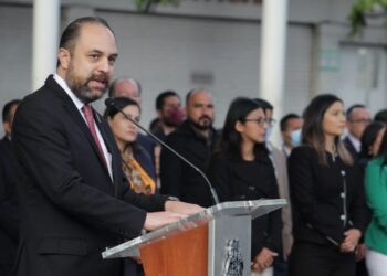 Rendir homenaje a nuestros héroes con dedicación y trabajo: Regidor Carlos Silva