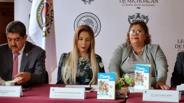 Presenta Manuel Espino su libro Cuando por la patria se muere: Dip. Julieta García