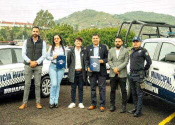 Recibe Municipio de Uruapan patrullas y equipo táctico de combate delincuencia