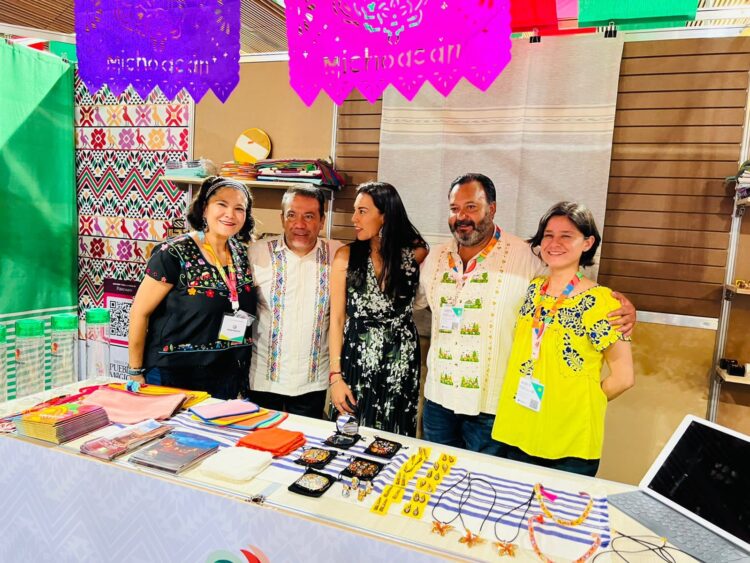 Representa edil Julio Arreola a Pátzcuaro en Tianguis Pueblos Mágicos en Oaxaca