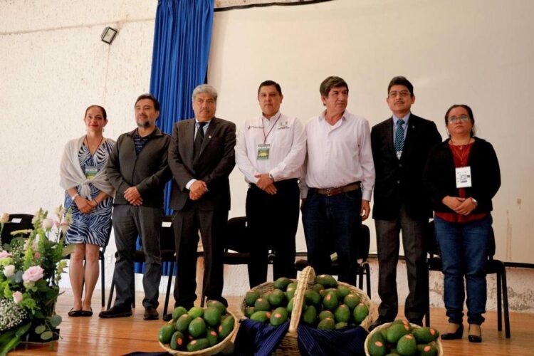 Inaugura Nacho Campos 2do Congreso Mexicano del Aguacate en Uruapan