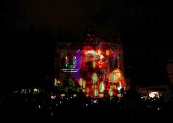 Miles de vecinos y visitantes disfrutaron 3er día del Festival de Velas en Uruapan