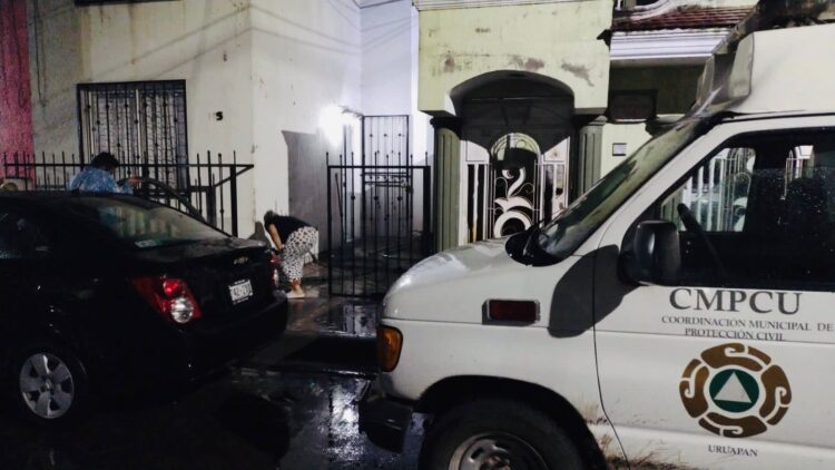 Comité de Emergencias y Desastres en Uruapan atendió afectaciones por lluvias