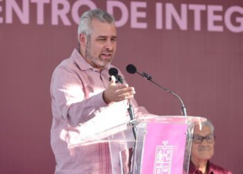 Bedolla convoca al autocuidado para la detección oportuna del cáncer de mama