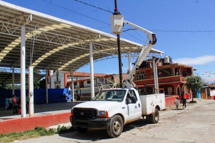 Instruye edil Julio Arreola a gabinete de Pátzcuaro a brindar atención en Ajuno