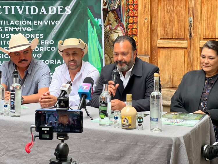 Invita Gobierno de Pátzcuaro a vecinos y turistas a visitar el Mercadito Mezcalero