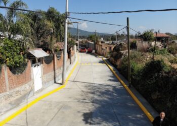 Inaugura edil Julio Arreola Vázquez, obra de pavimentación para San Juan Tumbio