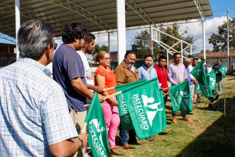 Encabeza Julio Arreola arranque de rehabilitación de canchas en Cuanajo