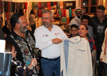 Sigue la muestra artesanal en Pátzcuaro En noche ánimas entraron 135 mil autos