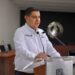 Premia Nacho Campos a los ganadores del concurso de Altares Monumentales