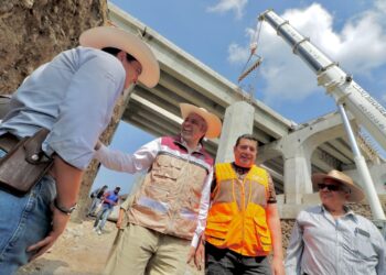 Supervisa Bedolla el Distribuidor Vial salida a Mil Cumbres; pide acelerar obra