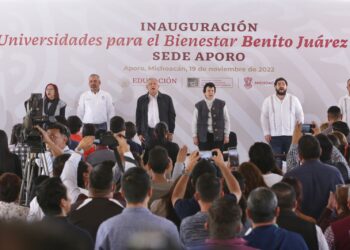 Solicita Bedolla a AMLO reconocer a la UMSNH como Universidad Nacional