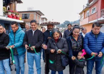 Inaugura edil Julio Arreola en Pátzcuaro la pavimentación de la Avenida Zamora