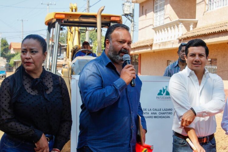Inician pavimentación Julio Arreola y Oscar Escobar en Santa Ana Chapitiro