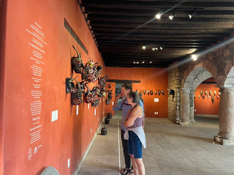 Colección de máscaras Muyaes Ogazón se queda hasta diciembre en Pátzcuaro