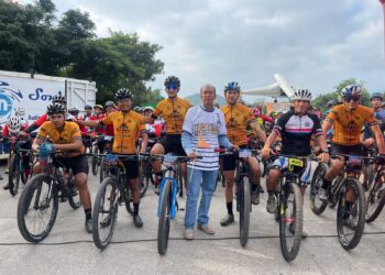 Más de 250 ciclistas recorrieron ruta extrema entre poblaciones de Arteaga