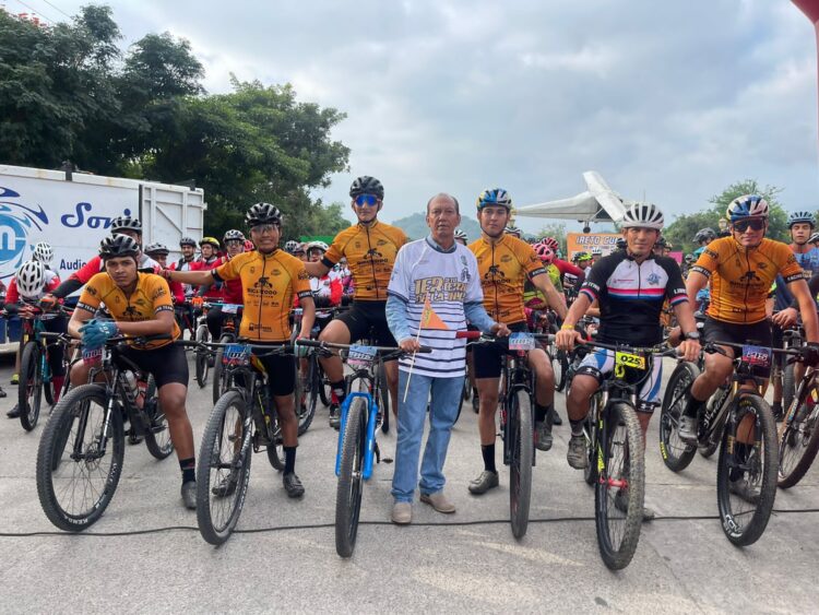 Más de 250 ciclistas recorrieron ruta extrema entre poblaciones de Arteaga