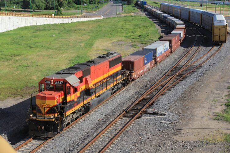 Aumenta 60% la carga por tren tras casi 400 días sin tomas de vías en Michoacán