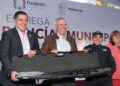 Entrega Ramírez Bedolla armamento para policías municipales de Uruapan