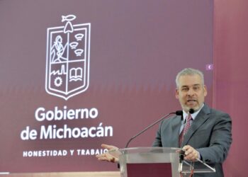 Con el Fortapaz, construir estaciones y equipar bomberos municipales: Bedolla
