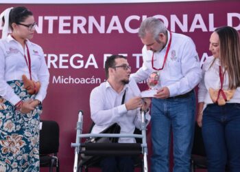 Michoacán se suma al proyecto humanista de López Obrador: Bedolla