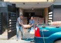 Realiza Paco Cedillo nueva entrega de material para construcción a bajo costo