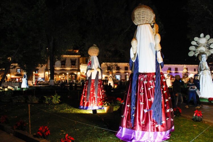 Inaugura alcalde Julio Alberto Arreola nacimiento monumental en Pátzcuaro