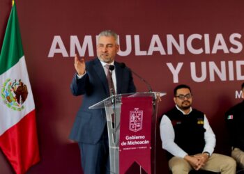 Entrega Alfredo Ramírez Bedolla 22 ambulancias a 16 municipios y al CRUM