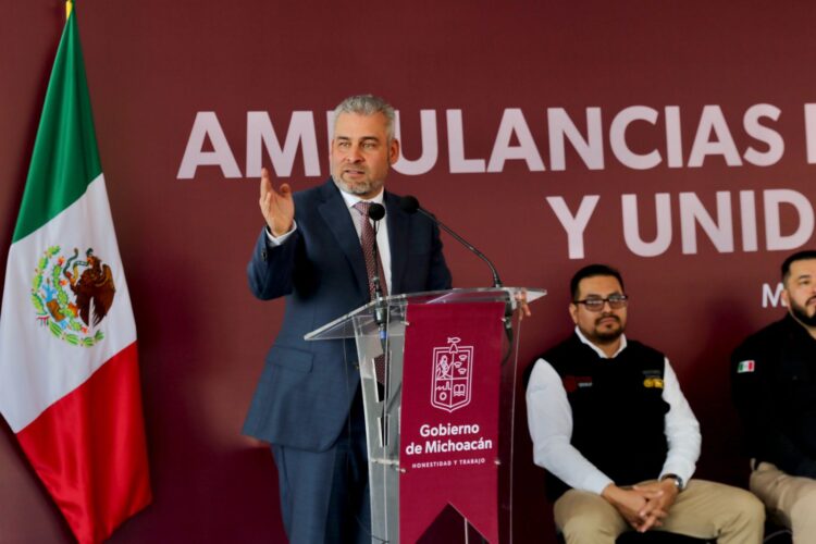 Entrega Alfredo Ramírez Bedolla 22 ambulancias a 16 municipios y al CRUM