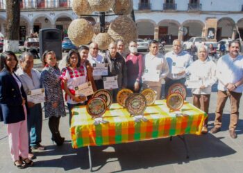 Premiaron a los ganadores del Concurso de Decoración de Lacas en Pátzcuaro