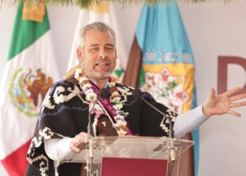 Celebra Bedolla la histórica aprobación del primer reglamento de autogobierno