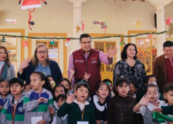 Resalta Nacho Campos el aporte de los patios pedagógicos creados en Uruapan