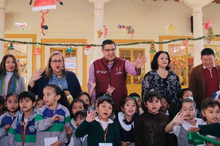 Resalta Nacho Campos el aporte de los patios pedagógicos creados en Uruapan