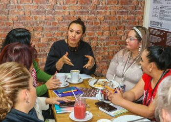 Gobierno de Uruapan y Crece estrechan lazos de colaboración por la educación