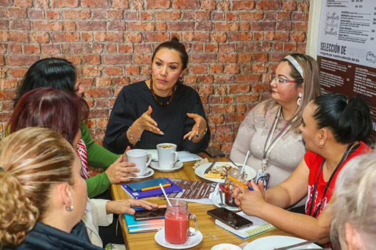 Gobierno de Uruapan y Crece estrechan lazos de colaboración por la educación