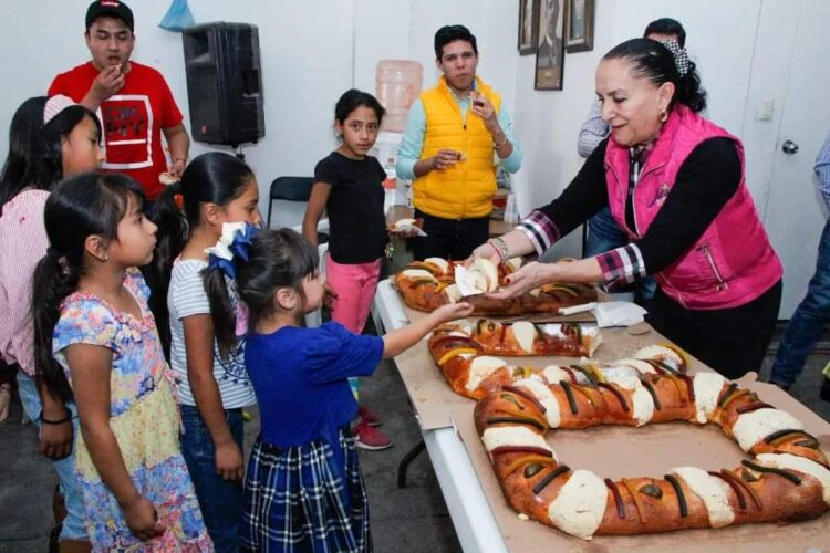 Diputada Julieta Gallardo, convivió con perredistas del distrito en día de Reyes