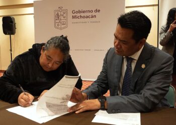 Entrega Gobierno del Estado el primer seguro de vida a viuda de policía