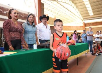 Promueve Ayuntamiento de Ziracuaretiro el deporte y la sana convivencia social