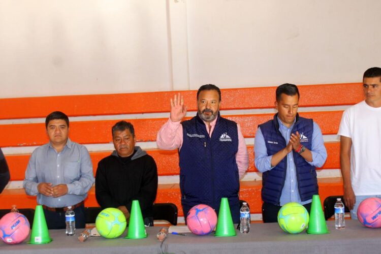 Julio Arreola refrenda su compromiso para impulsar el deporte en Pátzcuaro