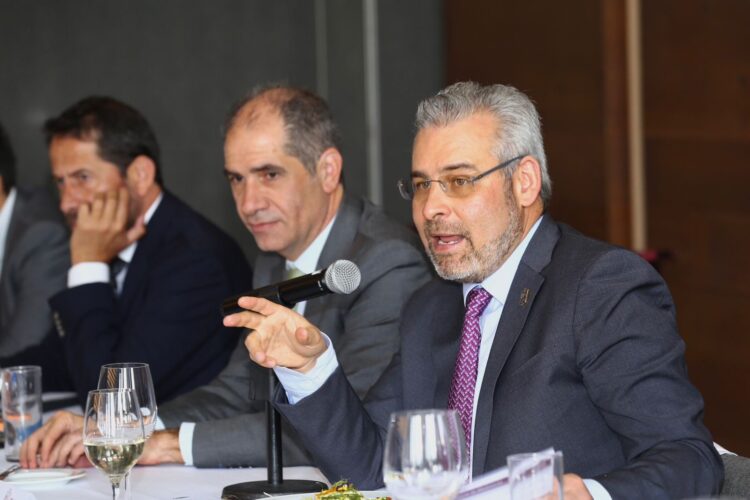 Bedolla promueve a Michoacán ante inversores de empresas globales