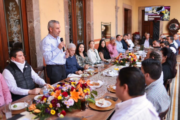 Presenta proyectos de infraestructura Bedolla a empresarios de La Piedad