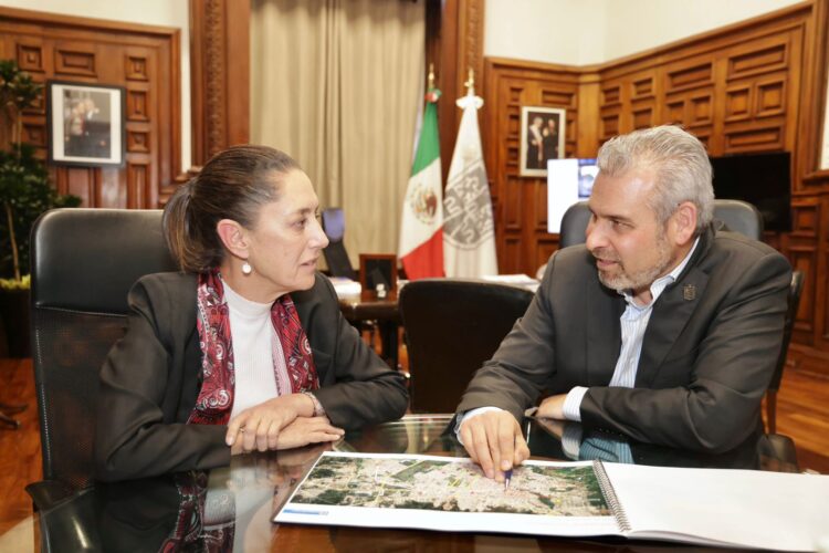 Bedolla y Sheinbaum evalúan proyecto de cablebús para movilidad de Uruapan