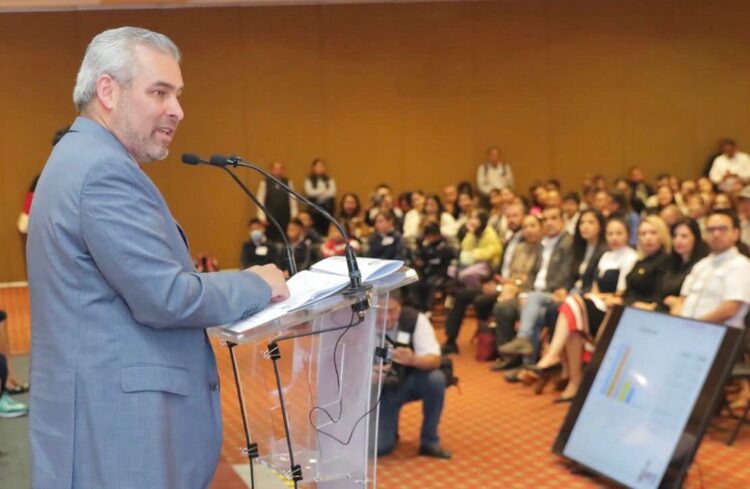 Michoacán cuenta con agua y energías limpias para planta de Tesla: Bedolla