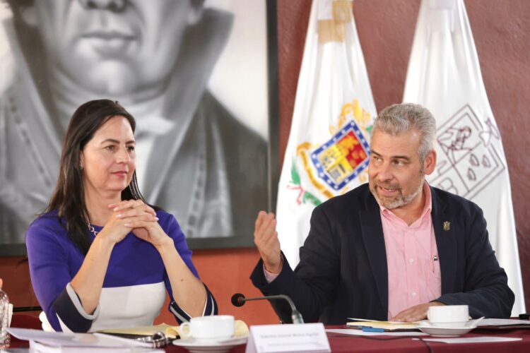 Histórico, al 96.4% entrega de tarjetas de nómina a trabajadores de la educación