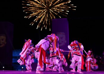 Asiste Ramírez Bedolla a la K’uínchekua; celebra su gran esencia indígena